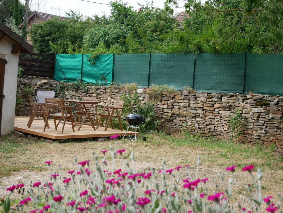 Gite Du Lavoir Leyrieu Exteriör bild