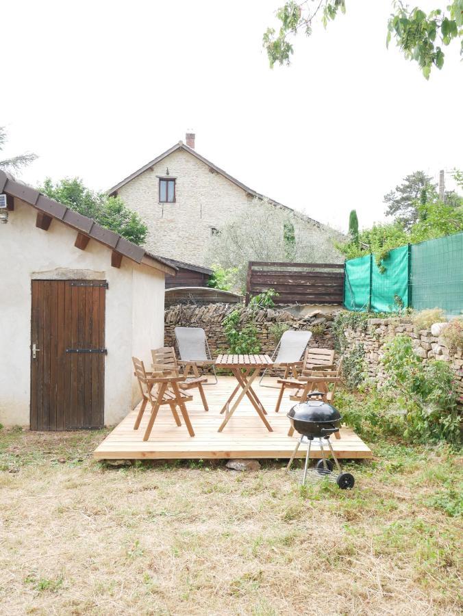 Gite Du Lavoir Leyrieu Exteriör bild