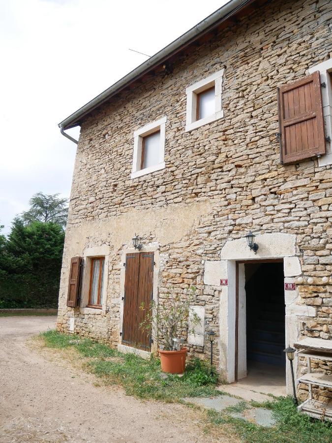 Gite Du Lavoir Leyrieu Exteriör bild