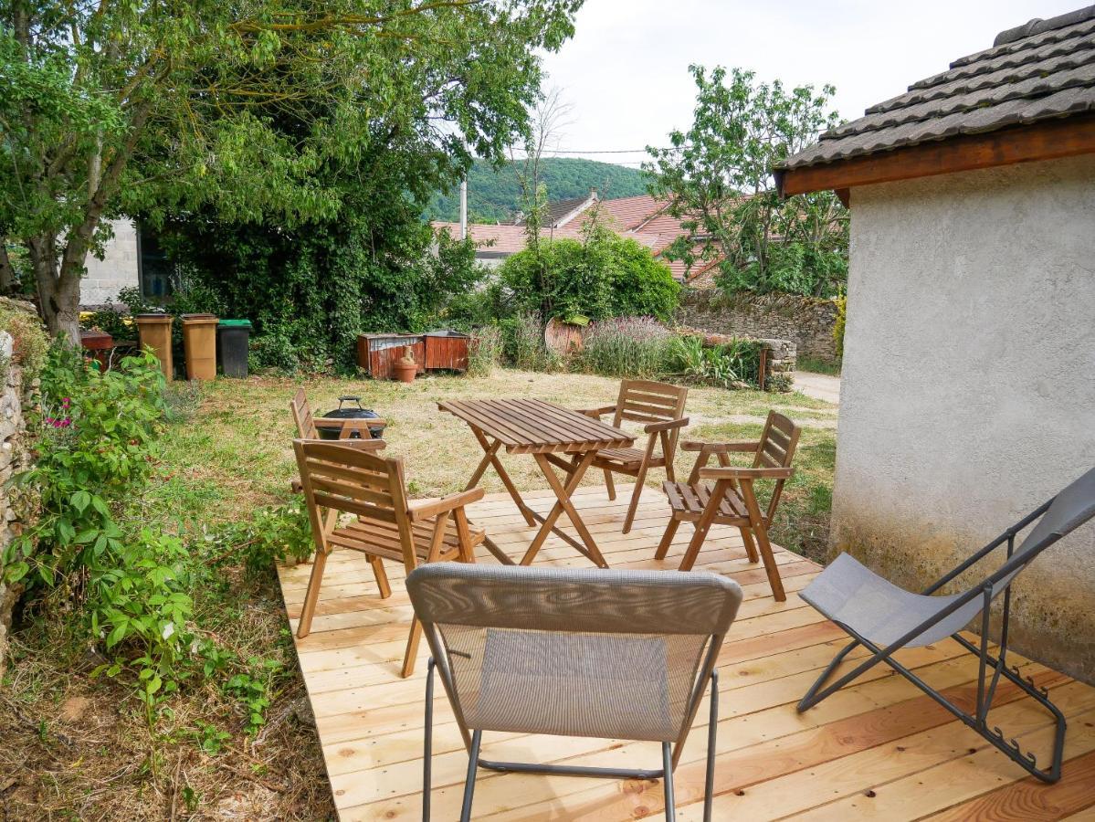 Gite Du Lavoir Leyrieu Exteriör bild